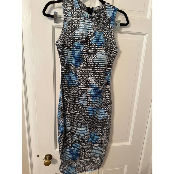 Guess Dresses & Skirts - 𝅺guess Bodycon dress